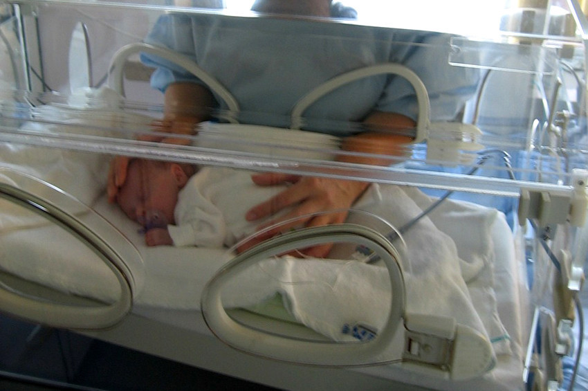 Prematüre doğum ve bebeklerle ilgili bilinmesi gerekenler Prematüre doğum ve bebeklerle ilgili bilinmesi gerekenler