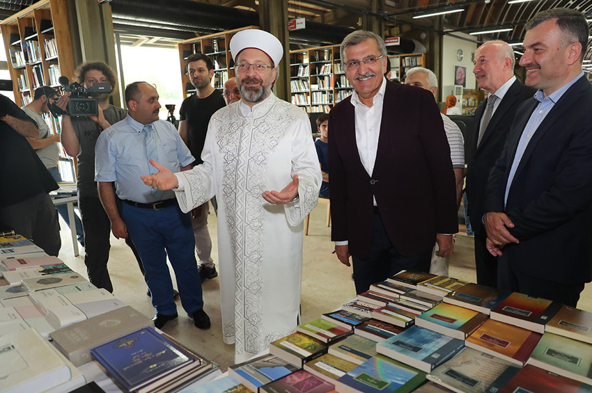 Prof. Dr. Ali Erbaş: Her semtte bir Millet Kıraathanesi olsun