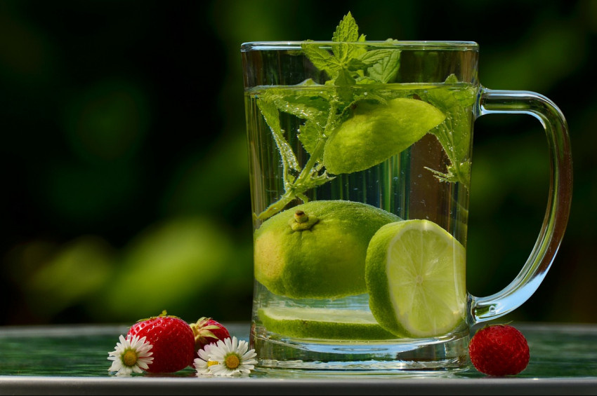 Limonlu su içmenin sağlığa yararları