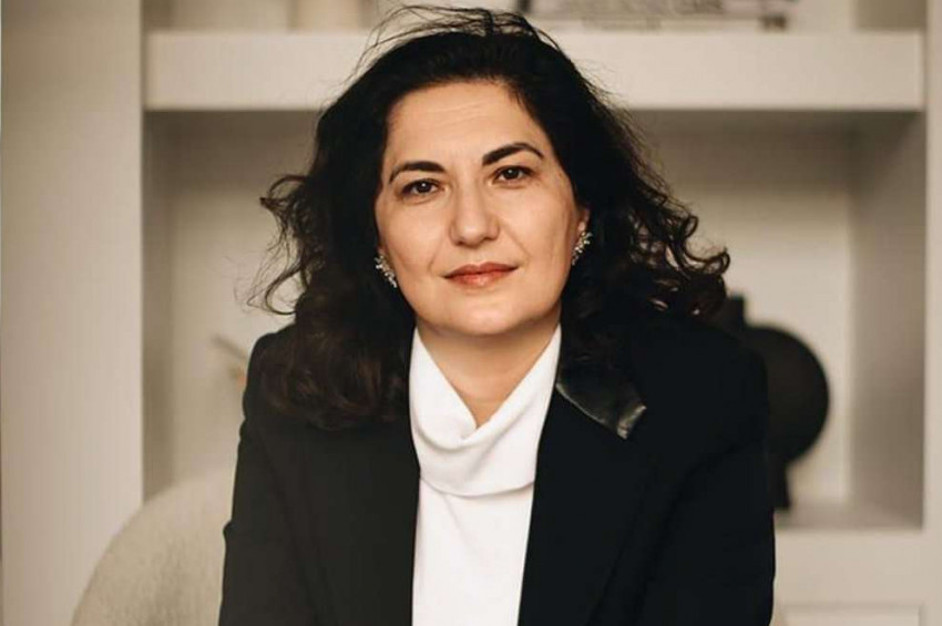 Huri Şahin resmen Hollanda’nın ilk Türk kadın Belediye Başkanı oldu