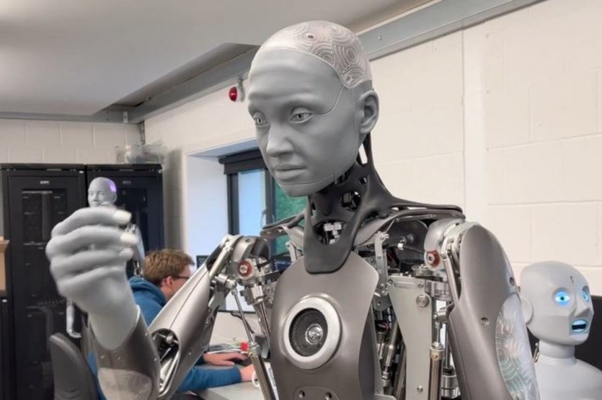 Derin Öğrenme yapabilen mükemmel  insansı robot Ameca