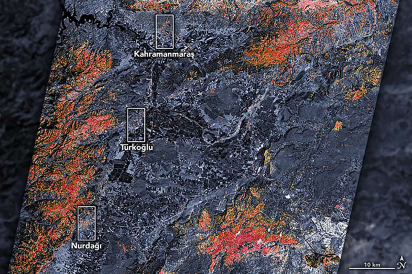 Uydudan Türkiyede deprem hasarını gösteren NASA haritası