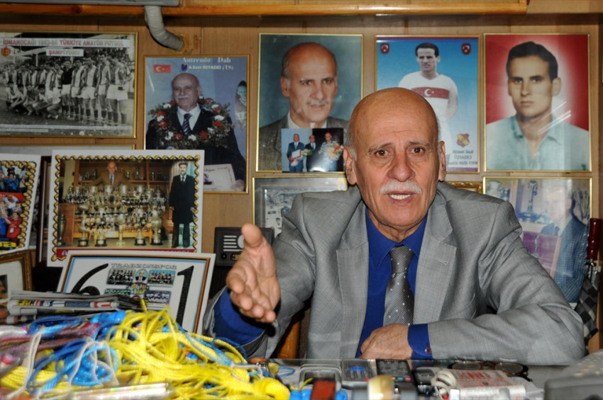 Anadoluyu şampiyon yapan efsane Ahmet Suat Özyazıcı vefat etti