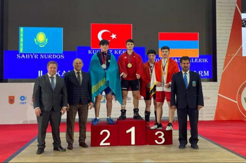 Halterci Kerem Kurnaz, Yıldızlar Dünya Şampiyonasında şampiyon oldu