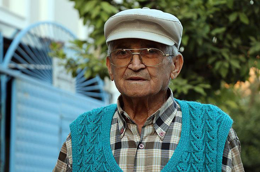Yaşlı adam, evini satıp parasını dolandırıcılara verdi