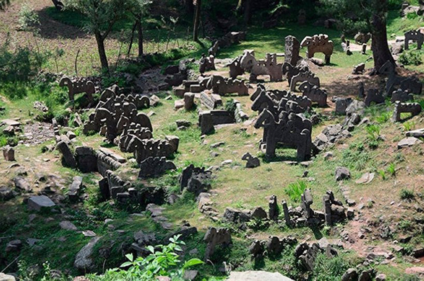 Himalayalarda gizemli taş heykeller bulundu