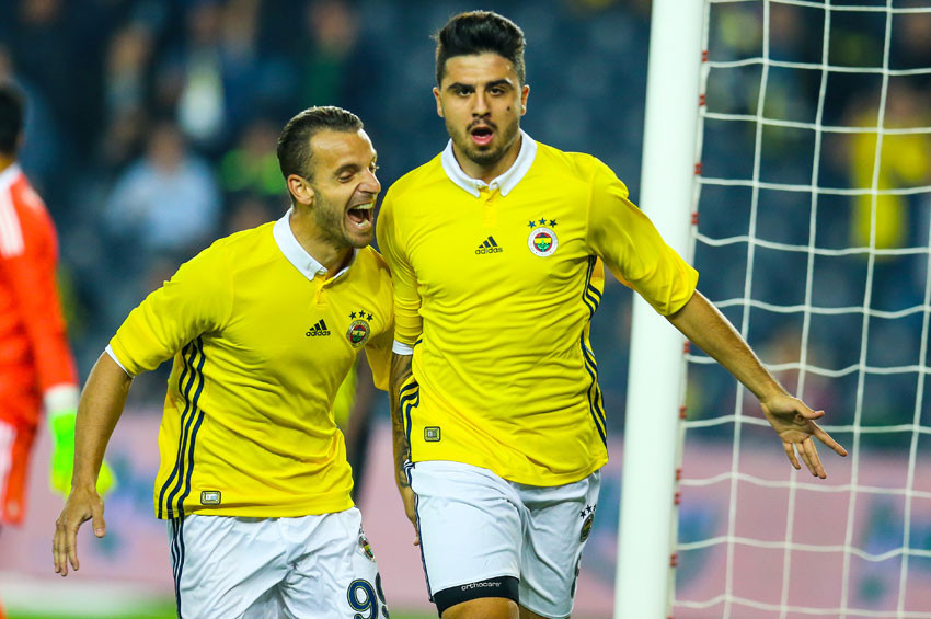 Fenerbahçe. Malatyadan  3 puanı ilk yarıda aldı: 3-1