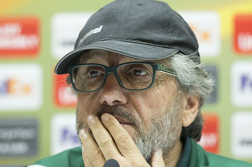 Mustafa Reşit Akçay: istifa çağrılarını anlıyorum