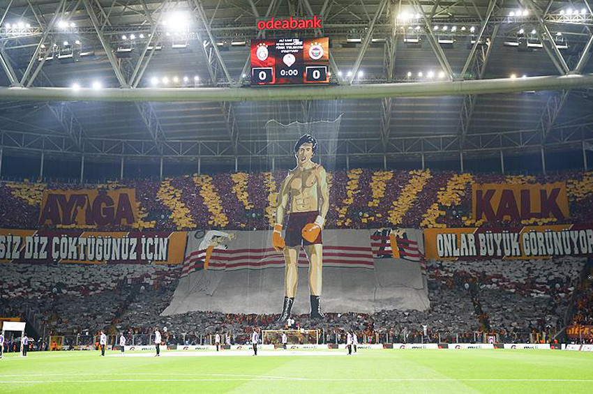 UltrAslanın derbide açtığı ayağa kalk pankartına soruşturma açıldı