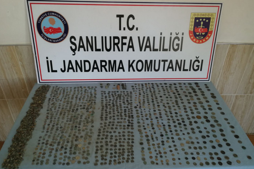 Şanlıurfada sikke ve keramik tarihi eserler yakalandı