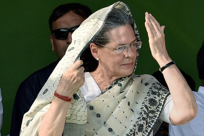 Hindistanda muhalefet lideri Gandhi hastaneye kaldırıldı