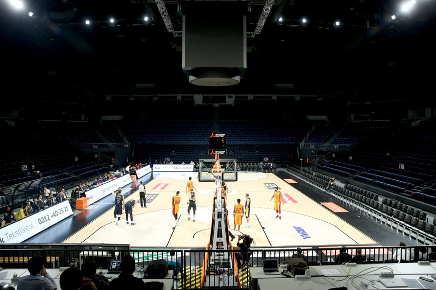 Sessiz derbide Fenerbahçe: 83 - Galatasaray: 62