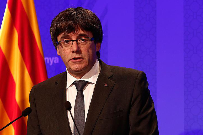 Katalan lider Carles Puigdemont Belçikaya gitti