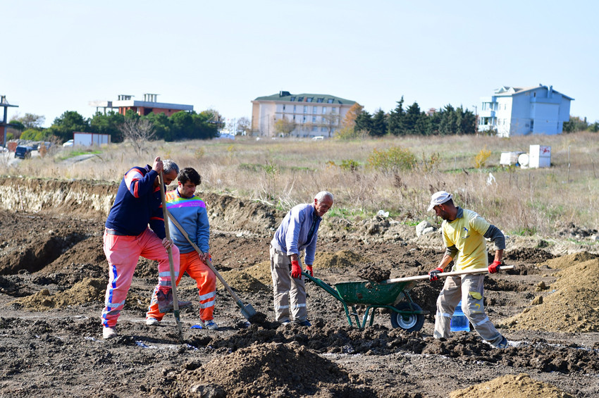 Beylikdüzünde dev meyve ormanının temeli atılıyor