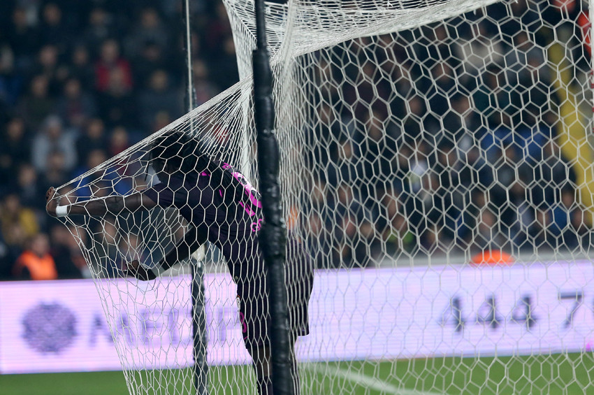 Galatasaray, 3 haftada 6 puan kaybetti