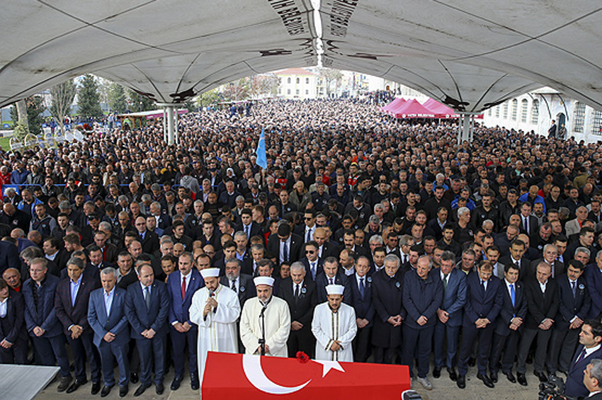Cep Herkülü Naim Süleymanoğlu toprağa verildi