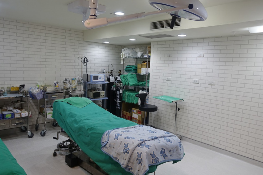 Rahminde sargı bezi unutulan kadın öldü