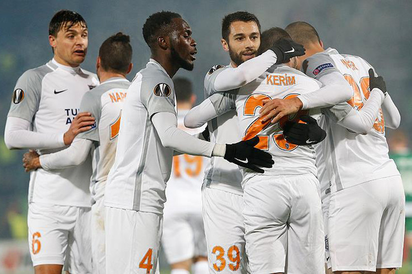 Medipol Başakşehir şansını sürdürdü: 2-1