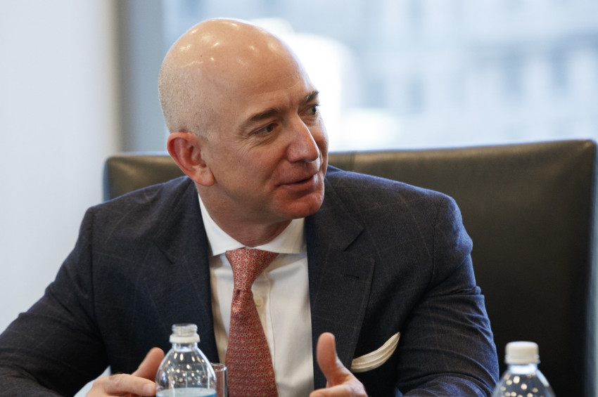 Jeff Bezosun serveti 100 milyar doları aştı
