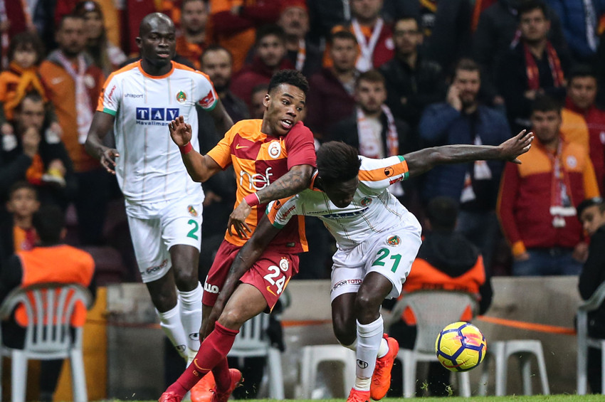 Galatasaray, Aytemiz Alanyasporu 2-0 yendi