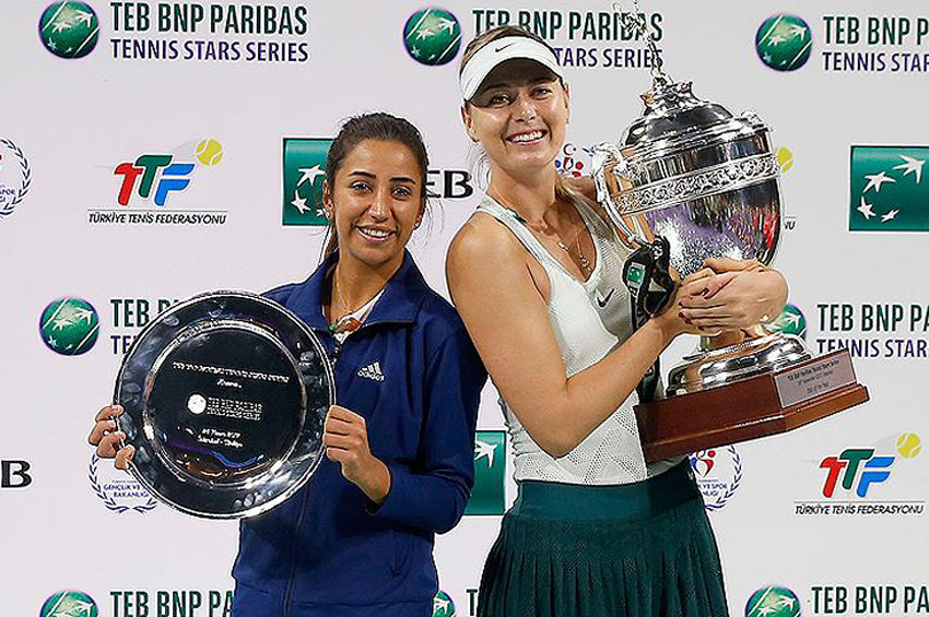 Maria Sharapova, Çağla Büyükakçayı 2-0 yendi