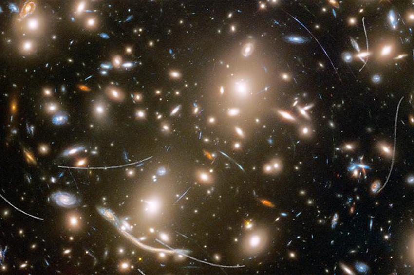 Hubble Teleskobu asteroid lekeleri yakaladı