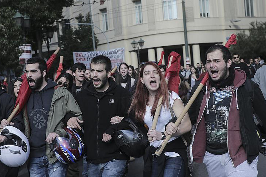 Yunanistanda genel grev hayatı felç etti