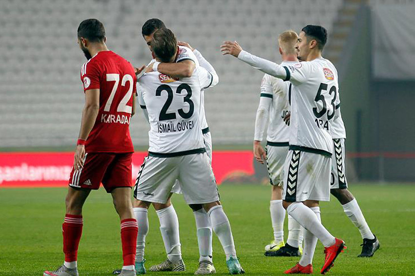 Atiker Konyaspor, Batman Petrolsporu kupadan eledi