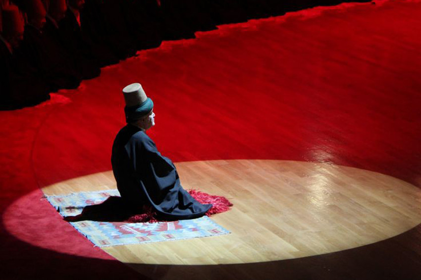 Postnişin postu neden kırmızıdır?