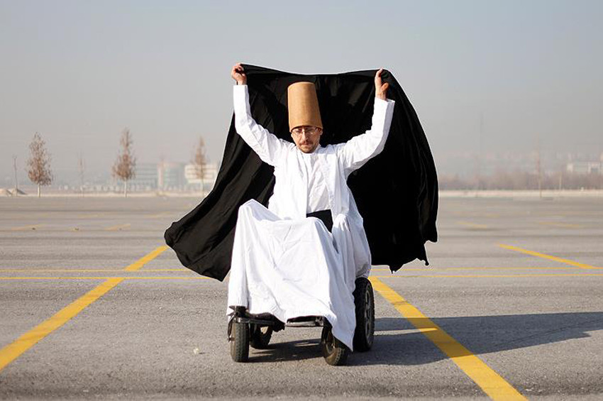 Tekerlekli sandalye sema aşkını öldüremedi