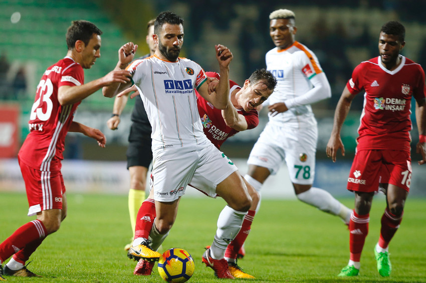 Sivasspor son dakika golüyle 3 puandan oldu