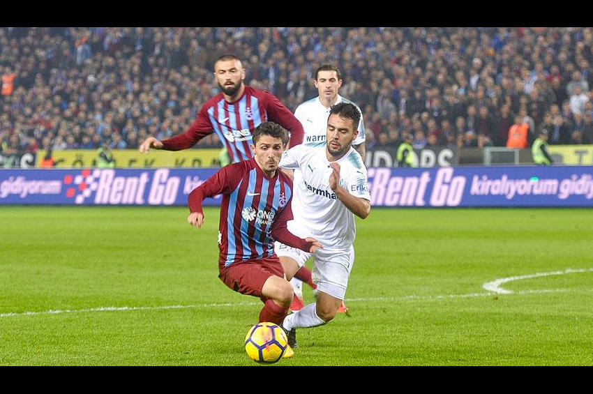 Trabzonspor Bursasporu 6 yılsonra yendi.