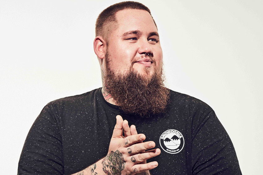 Rag’n’Bone Man yılın albümü ödülü aldı.