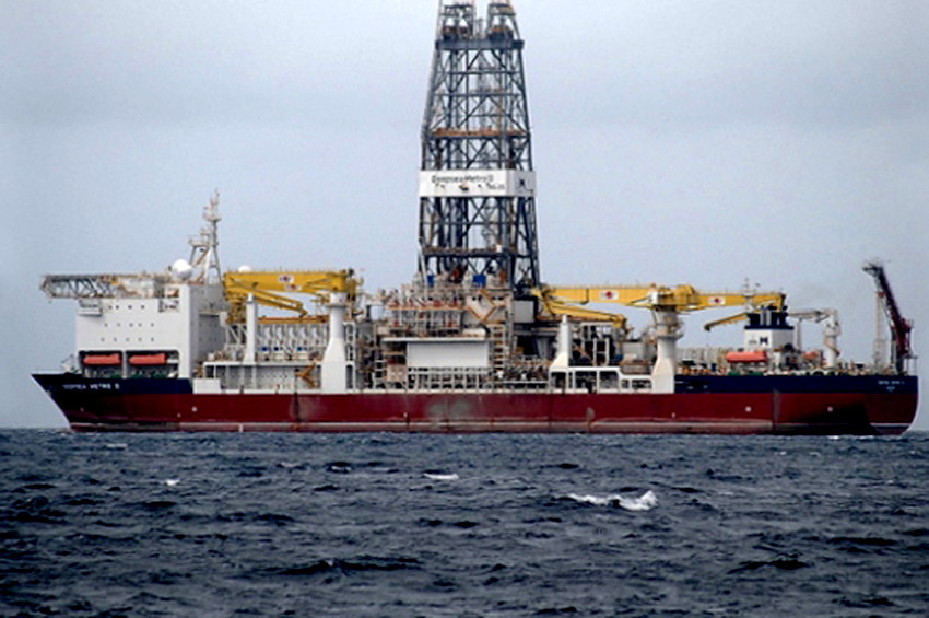 Türkiyenin ilk sondaj gemisi Deepsea Metro-2 yola çıktı