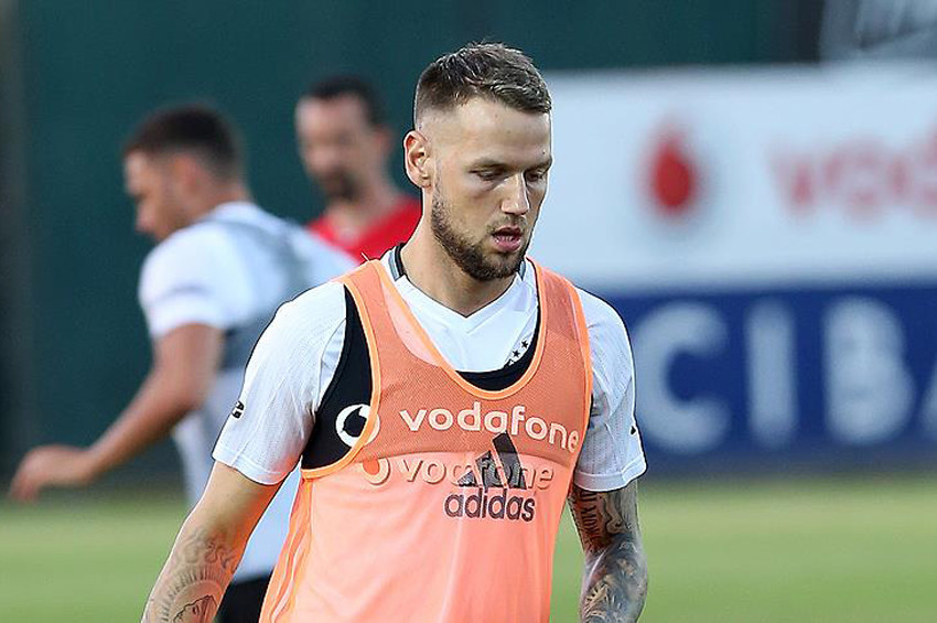 Beşiktaş, Alexander Milosevicin sözleşmesini fesh etti