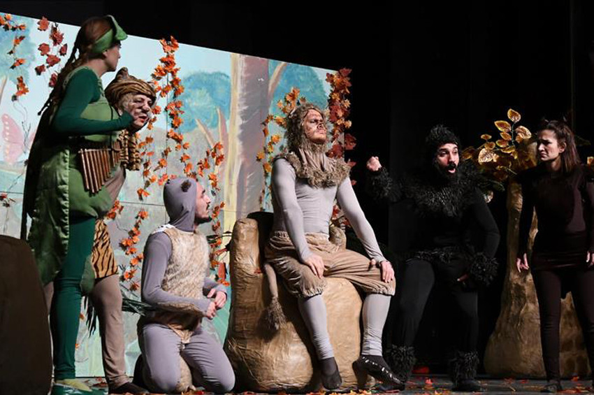 La Fonten Orman Mahkemesinde, Bitlisli çocuklarla buluştu