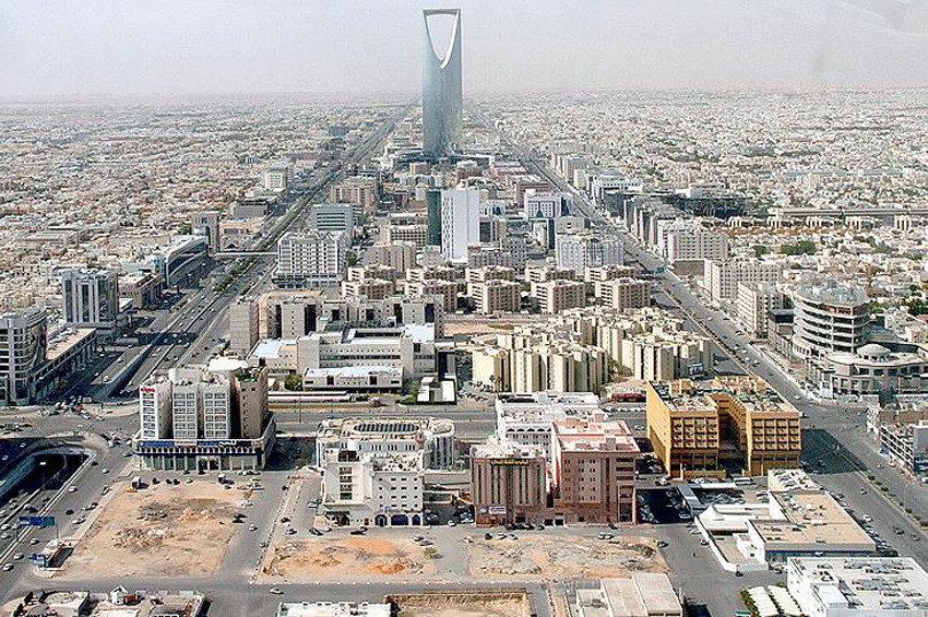 Suudi Arabistan, Katar sınırını kapattı