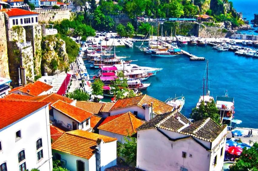 En çok turist çeken ilimiz Antalya