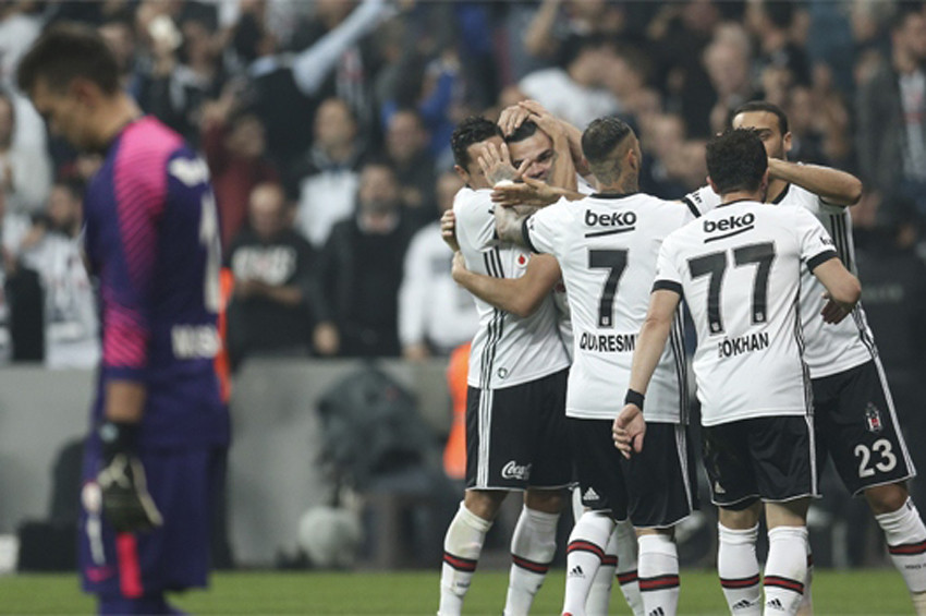 Beşiktaş lider Galatasarayı farklı yendi: 3-0