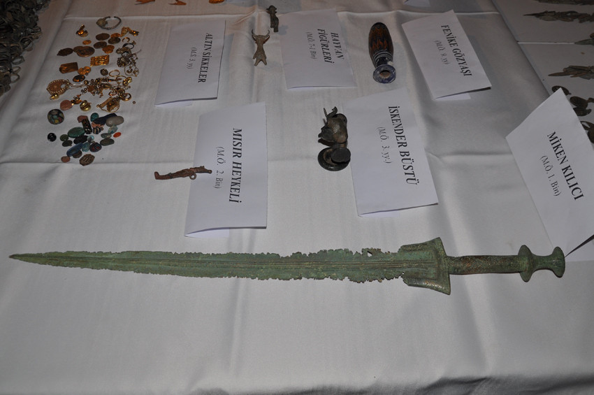 Aşilin kılıcı operasyonla ele geçirildi