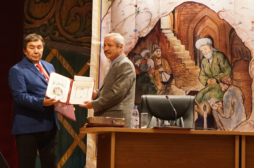 Türkçenin Uluslararası Şiir Şöleni başladı