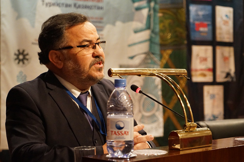 Yesevi, Türkçeyi hakikat dili haline getirmiştir