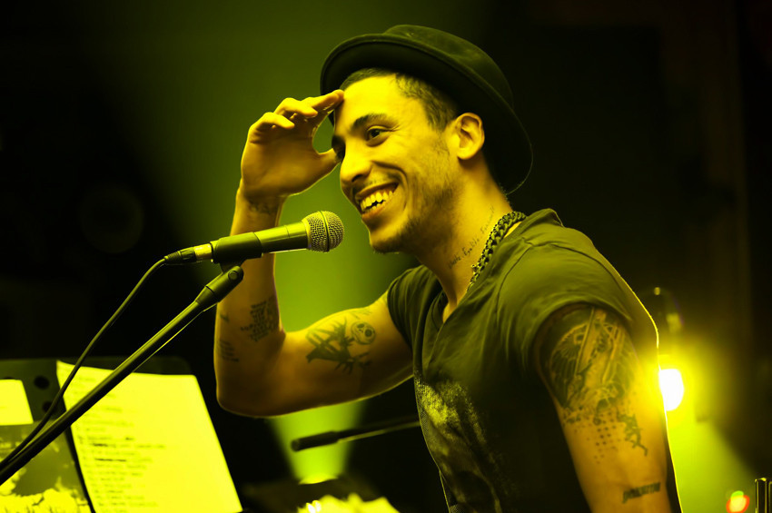 Can Bonomo, Beylikdüzü Migros AVMde imza atacak