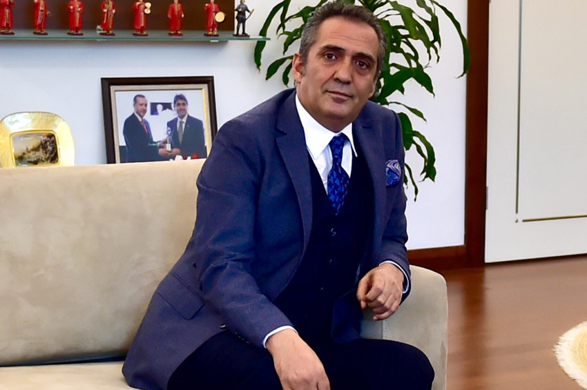 Yavuz Bingöl, Sulukule Sanat Akademisi’ni ziyaret etti.