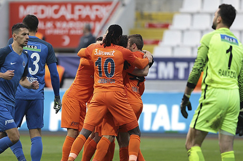 Medipol Başakşehir, sürprize izin vermedi: 2-1