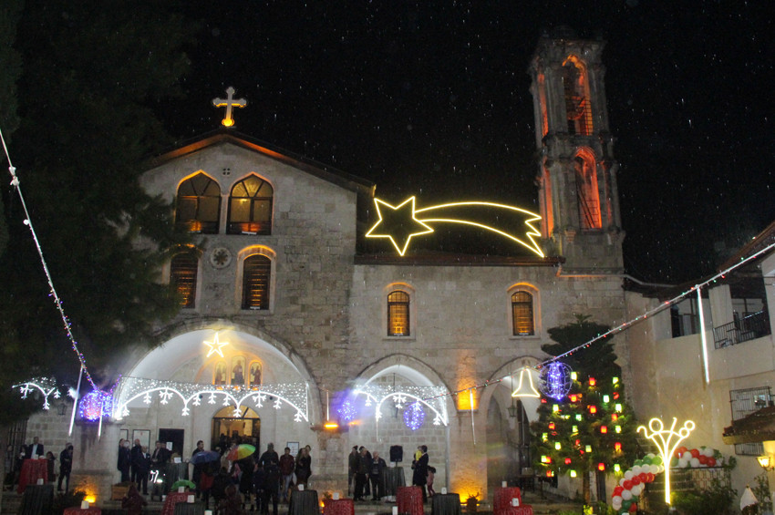 Yurt çapında Noel ayini kutlamaları