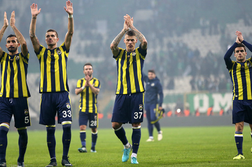 Fenerbahçe son dakika golleriyle 5 puan kaybetti