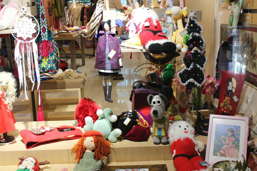 Kadıköylü kadınların yılbaşı hediyeleri Potlaçta