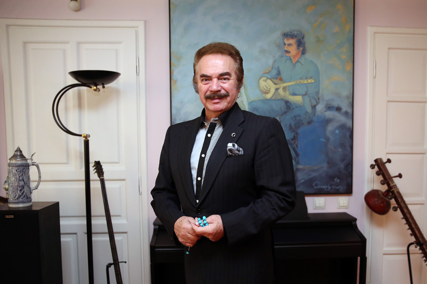 Orhan Gencebay rasathane kurmak istiyor