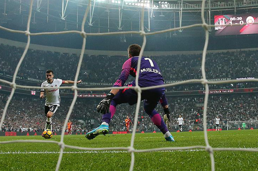 Beşiktaş, taraftarlarını evinde gole doyuruyor